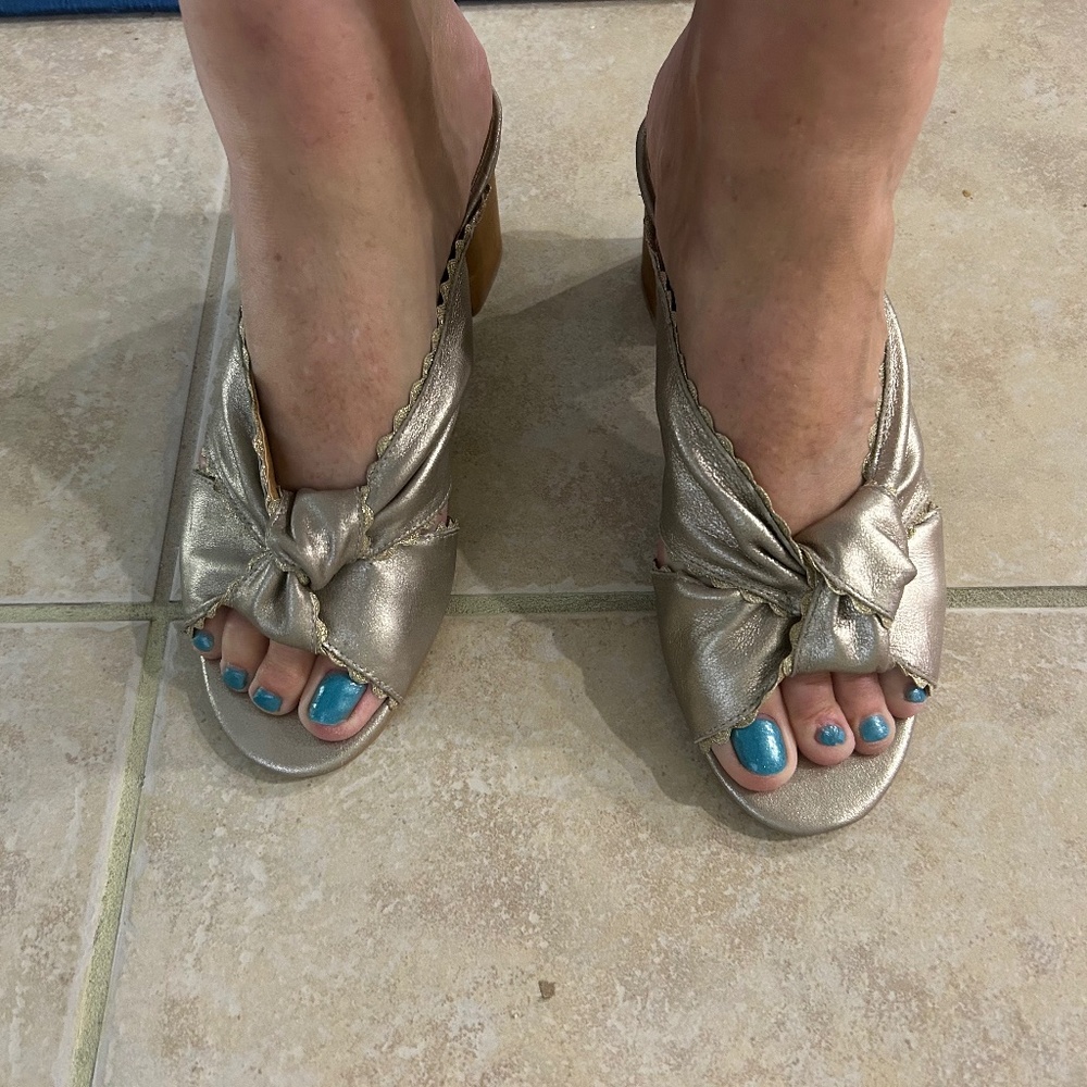Jack Rogers silver metallic slides Size 8.5